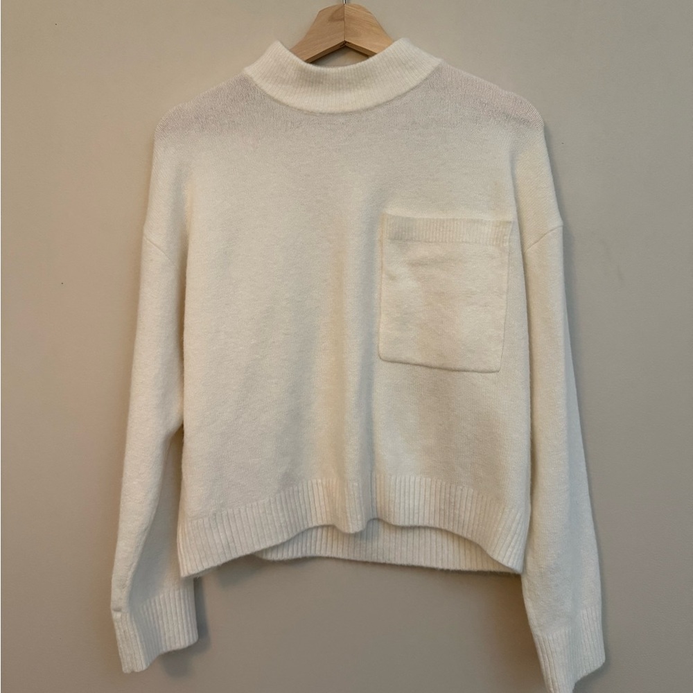 NWOT Calvin Klein Jeans Women's Sweater in Cream